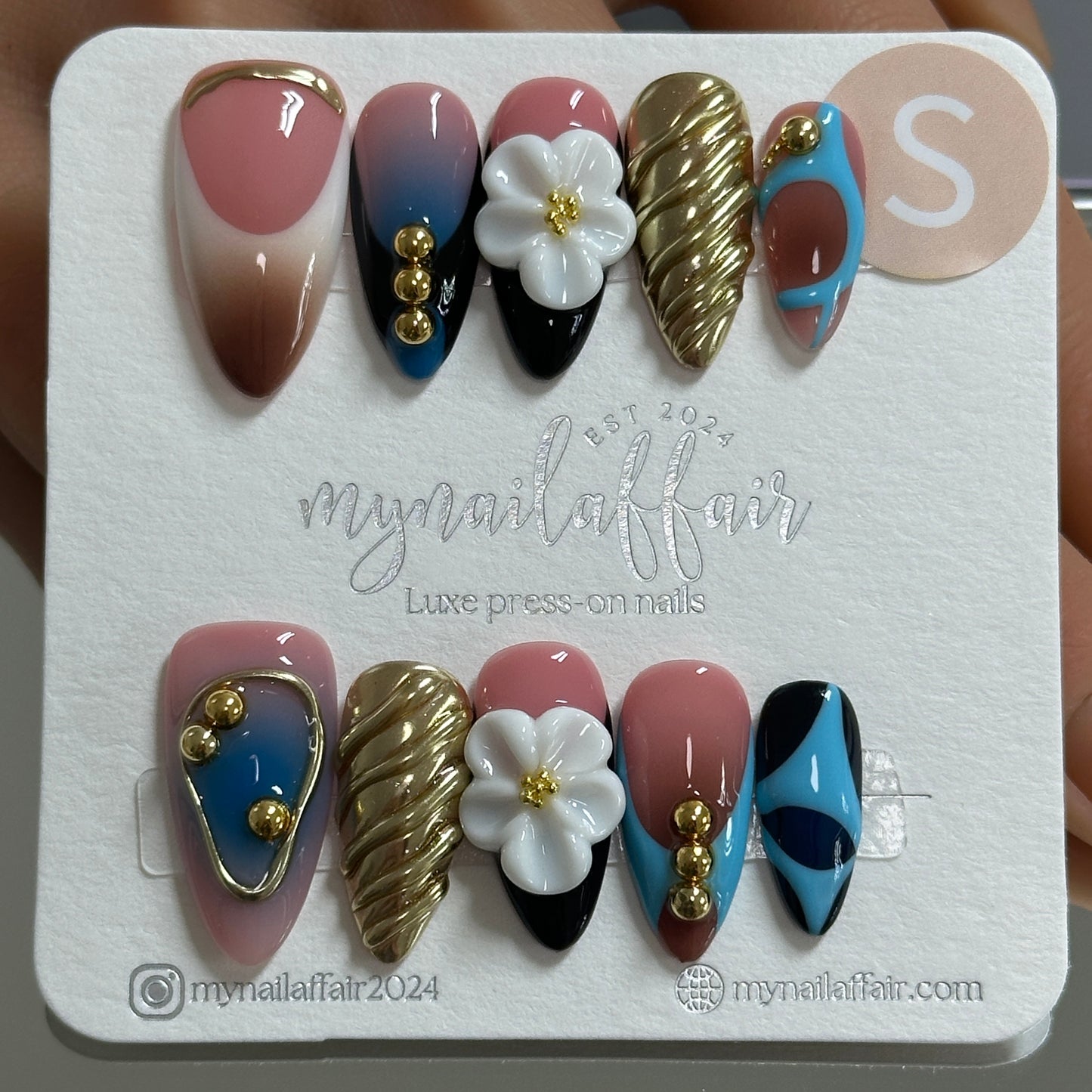 Royal Bloom